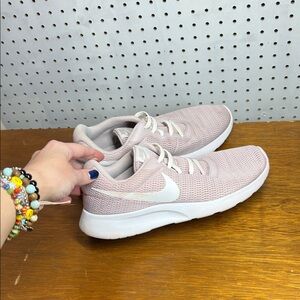 Nike Tanjun Running Shoes Particle Rose Women’s Size 10